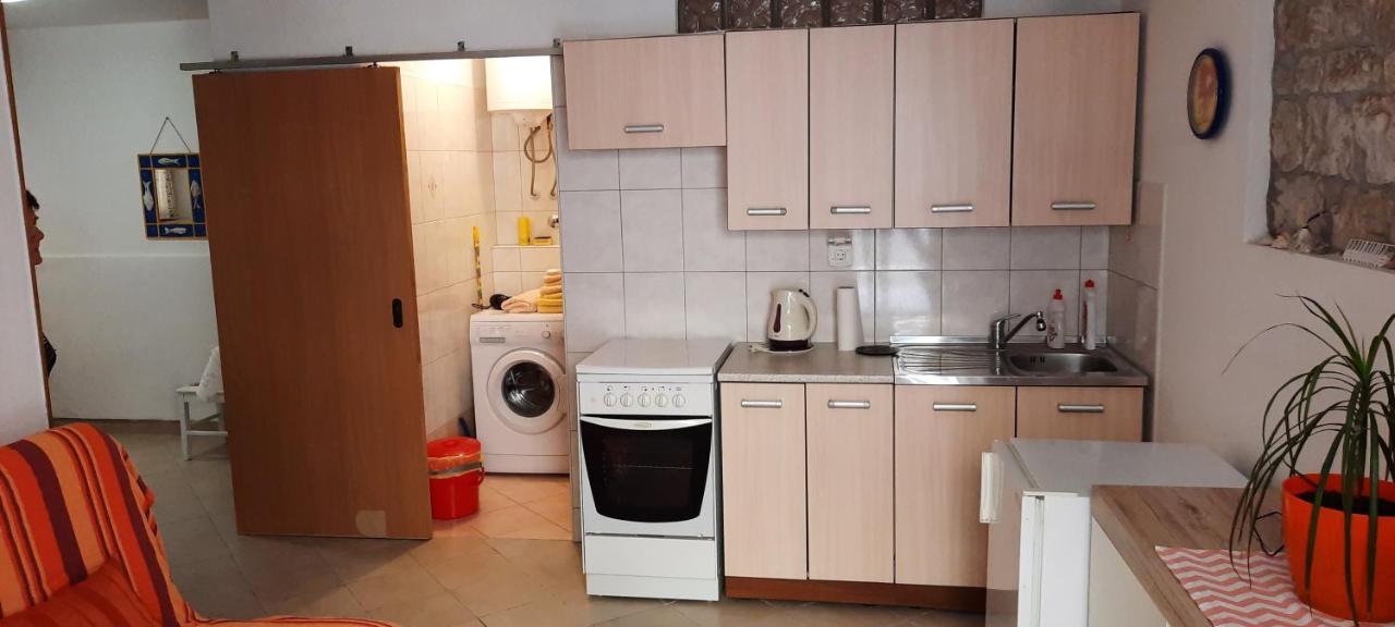 Apartment Lucija Cres Eksteriør billede