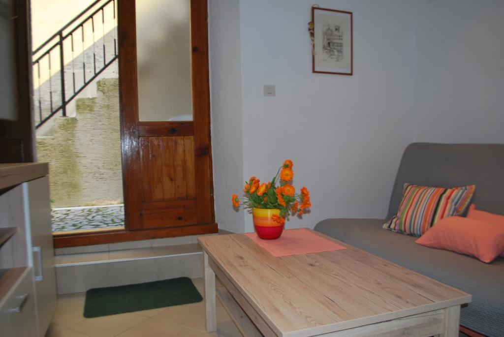 Apartment Lucija Cres Eksteriør billede
