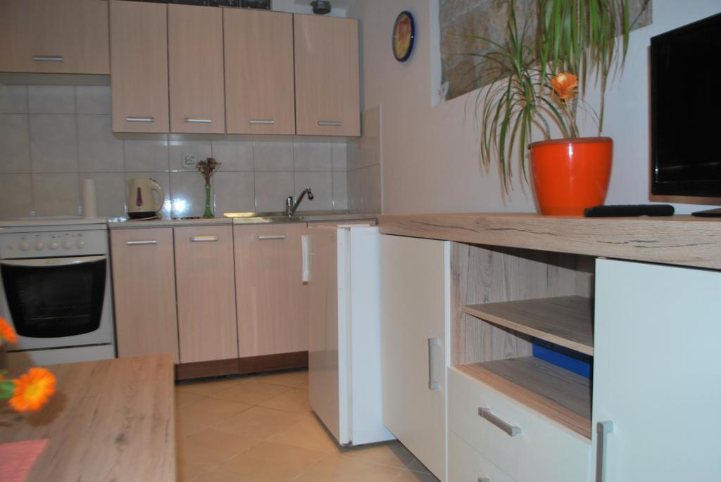 Apartment Lucija Cres Eksteriør billede
