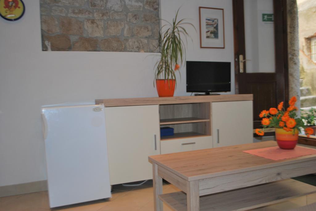 Apartment Lucija Cres Eksteriør billede